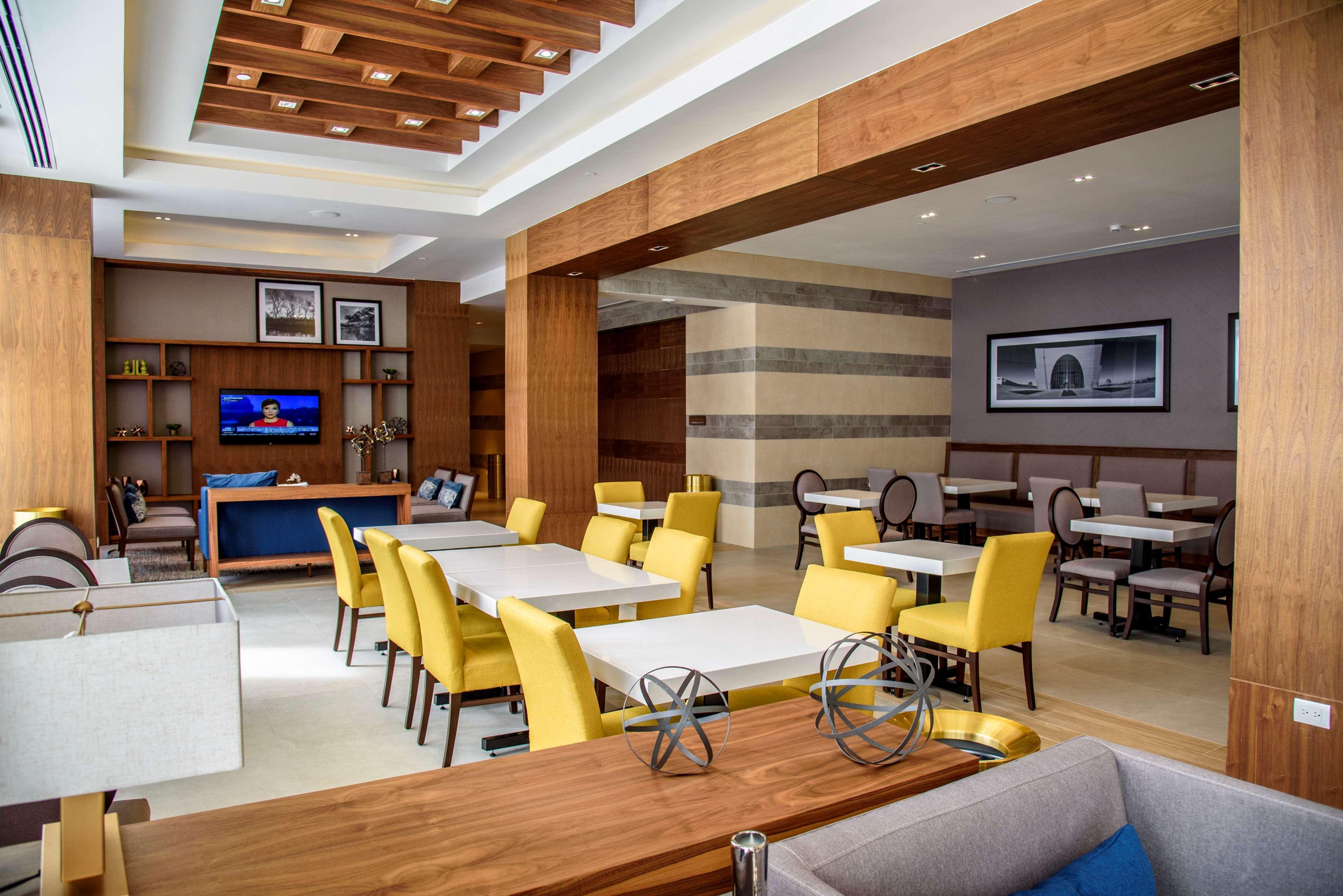 Hampton Inn Piedras Negras Esterno foto