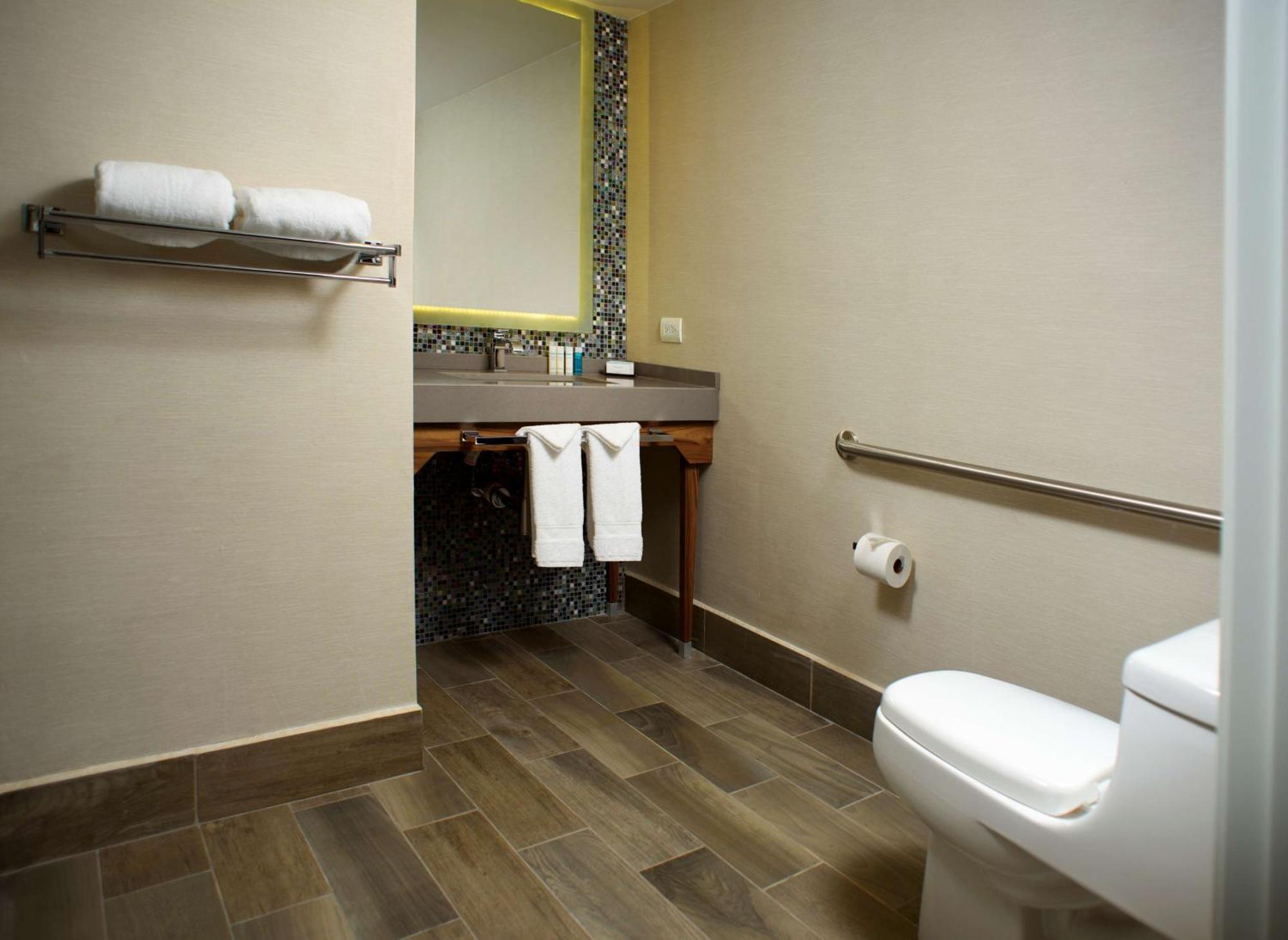 Hampton Inn Piedras Negras Esterno foto